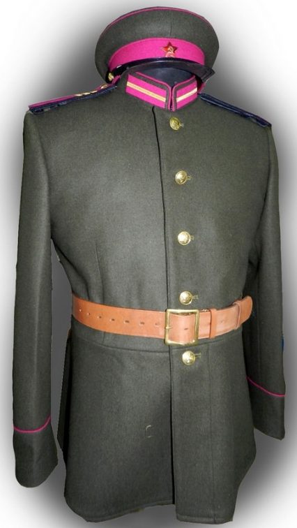 Мундир суконный для сержантского, рядового состава и курсантов высших училищ образца 1943 г.