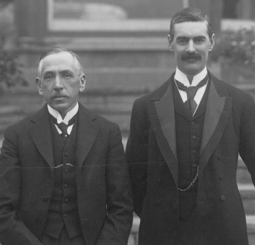 Чемберлен на посту лорд-мэра Бирмингема с премьер-министром Австралии Билли Хьюзом. 1916 г.