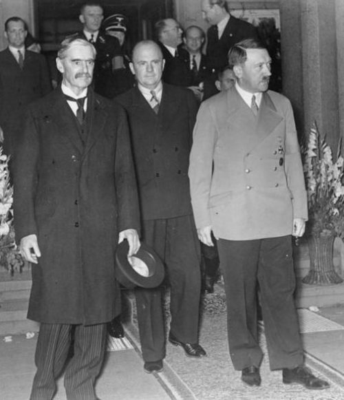 Чемберлен и Гитлер в Бад-Годесберге. 1938 г.