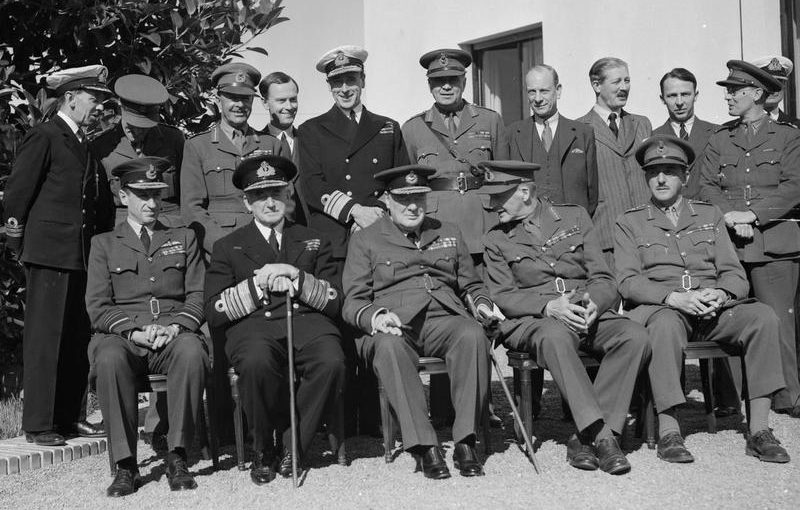 Сэр Гарольд Александер в числе участников конференция по большой стратегии союзников в Северной Африке. 1943 г. 