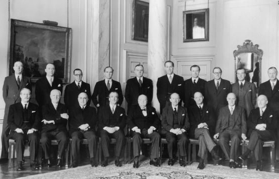 Гаскойн-Сесил в составе Кабинете премьер-министра Уинстона Черчилля. 1955 г.