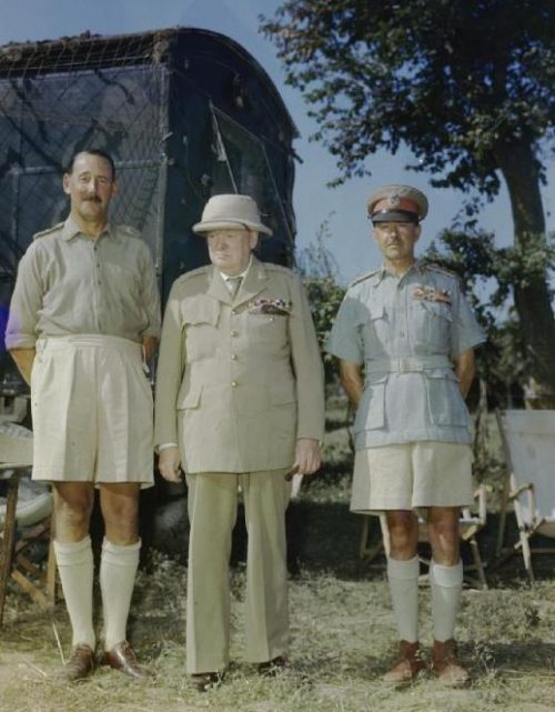 Уинстон Черчилль с Гарольдом Александером в штаб-квартире генерала Лиза недалеко от Монте-Маджо. Италия, 1944 г.