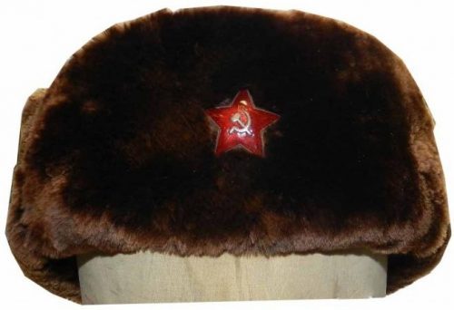 Зимняя шапка-финка для начсостава при ношении с бекешей.