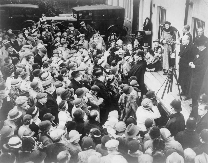 Уинстон Черчилль во время всеобщей избирательной кампании. Эссекс, 1935 г.