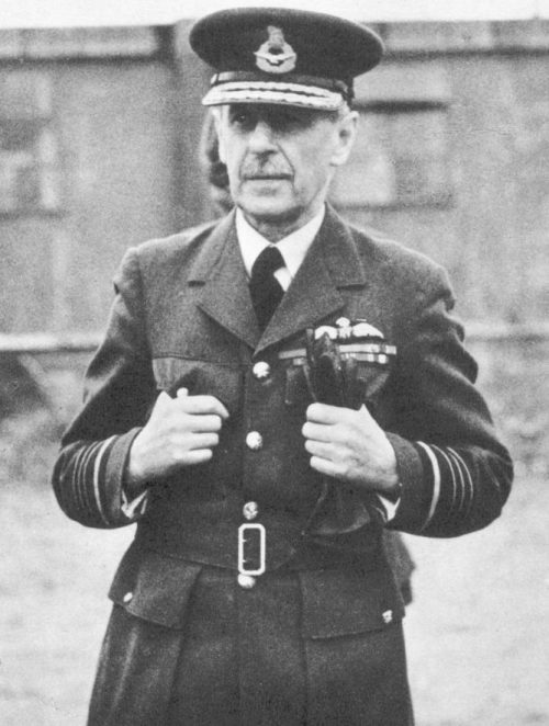 Главный маршал авиации лорд Даудинг. 1937 г.