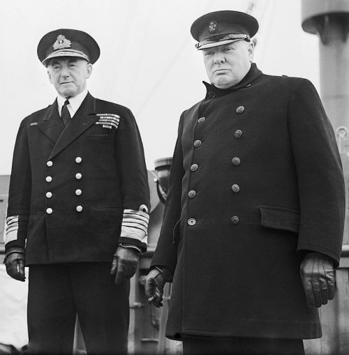Адмирал флота сэр Дадли Паунд и Черчилль на палубе корабля «Королева Мария». 1943 г.