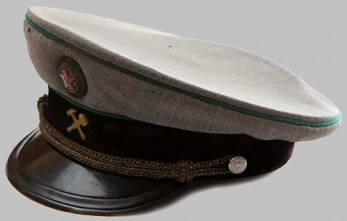 Фуражка генералов НКПС образца 1943 года.