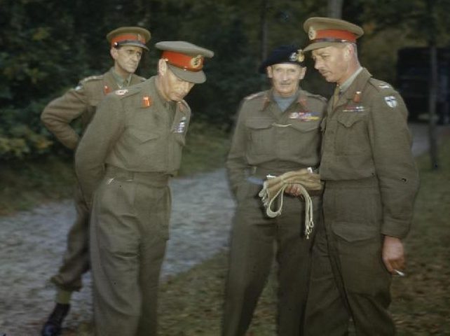 Король Георг VI в Голландии. 1944 г. 