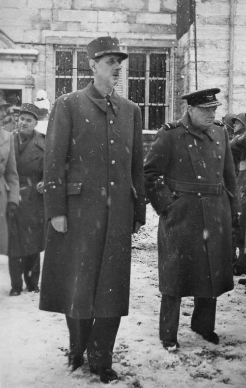 Черчилль и генерал де Голль в замке Монталамбер-а-Маиш. 1944 г.