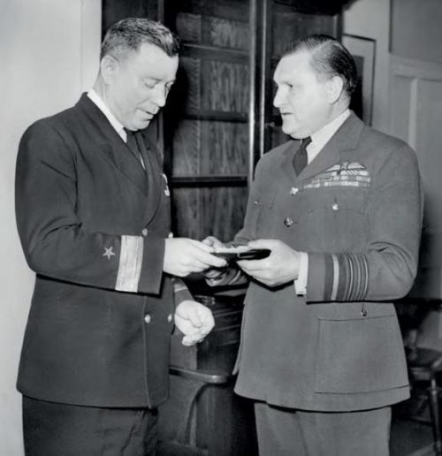 Шолто Дуглас и Уильям Гамилтон. 1945 г.