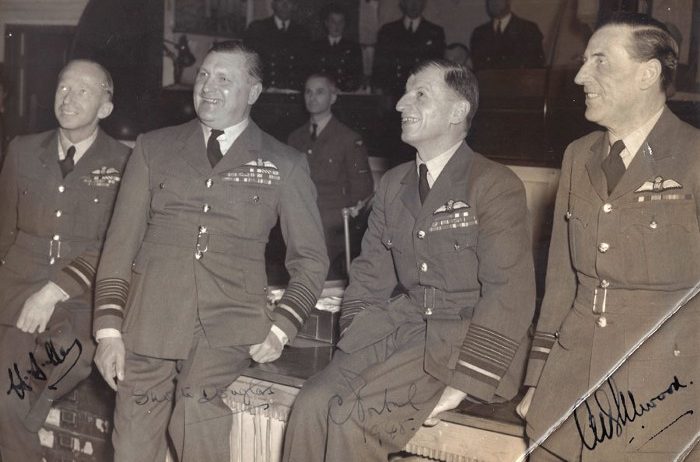 Штаб прибрежного командования: Гарольд Керби, Шолто Дуглас, Питер Портал и Обри Эллвуд. 1945 г. 