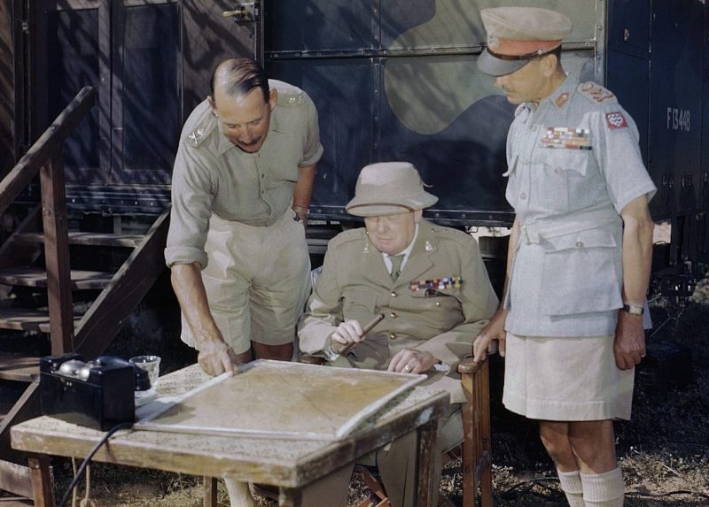Уинстон Черчилль в штабе 8-й армии в Италии. 1944 г.