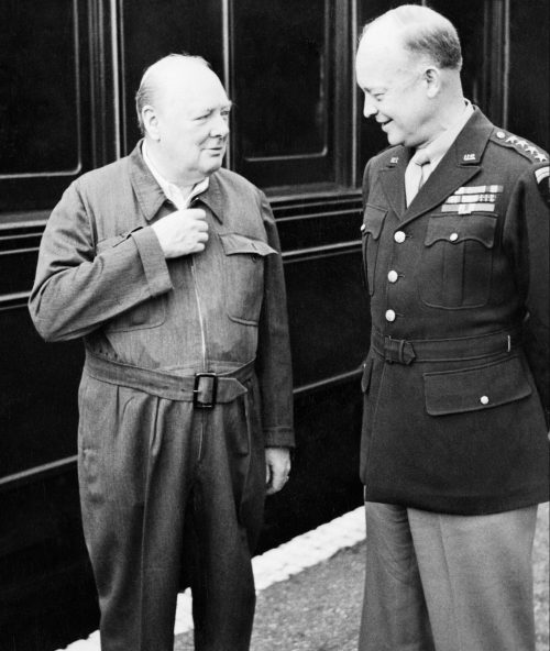 Уинстон Черчилль и генерал Дуайт Д. Эйзенхауэр в Кенте. 1944 г.