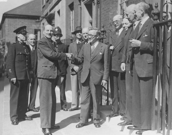 Президент Торговой палаты сэр Ричард Стаффорд Криппс в Потсдаме. 1945 г. 