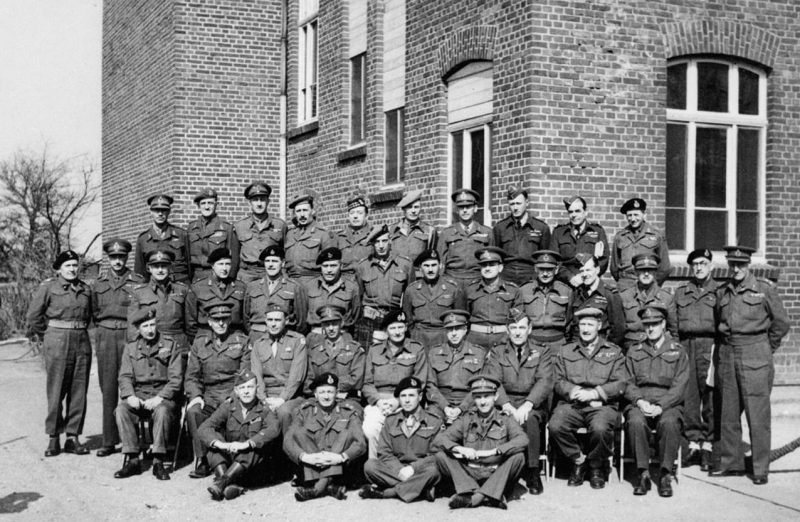 Монтгомери со своим штабом, командирами корпусов и командирами дивизий в Вальбеке. 1944 г.