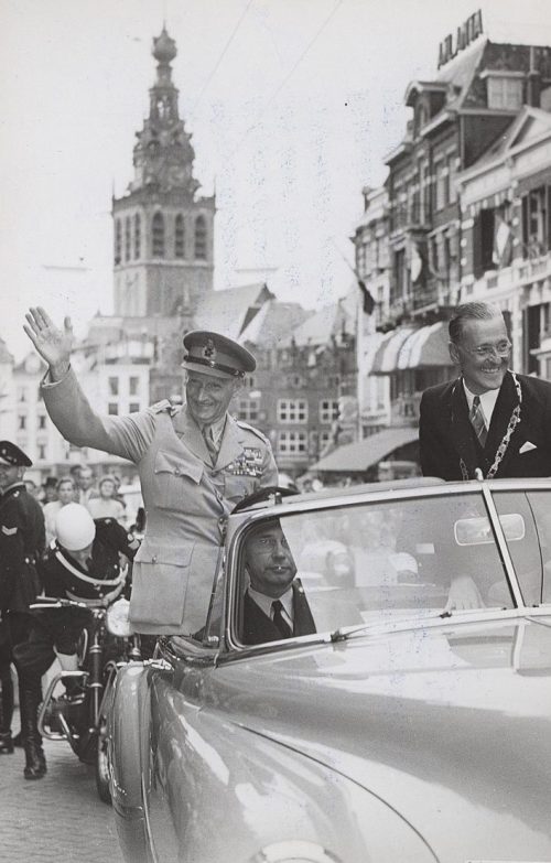 Въезд Монтгомери в Неймеген с мэром Хастинксом. 1955 г.