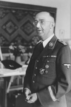 Генрих Гиммлер в своей ставке «Хегевальд». 1942 г.
