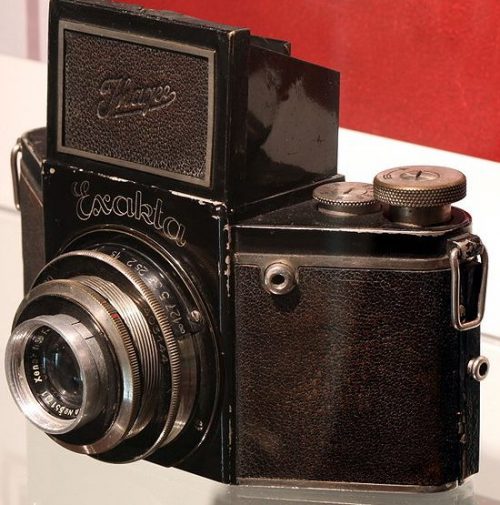 Малоформатный фотоаппарат «Exakta».