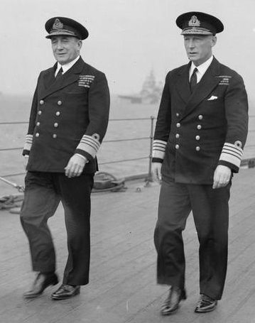 Адмирал Макс Хортон с адмиралом Джоном Тови на борту HMS «KING GEORGE V». 1942 г.