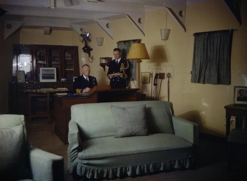 Главнокомандующий флотом метрополии адмирал Джон Тови на борту HMS «King George V». 1942 г.