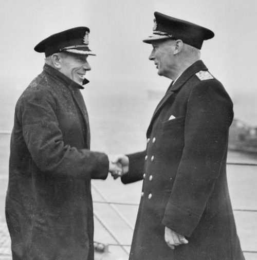 Сэр Джон Тови с коммодором Джоном Чарльзом Китом Даудингом. 1942 г.