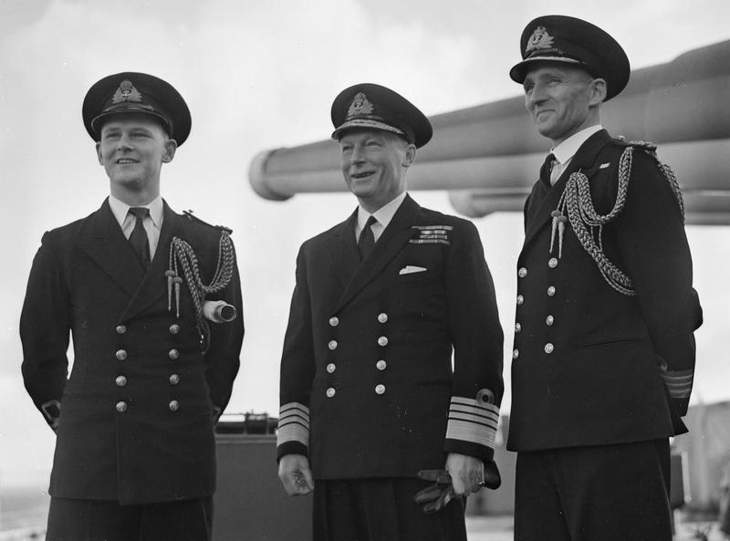 Адмирал сэр Джон Тови и члены его штаба. 1943 г.