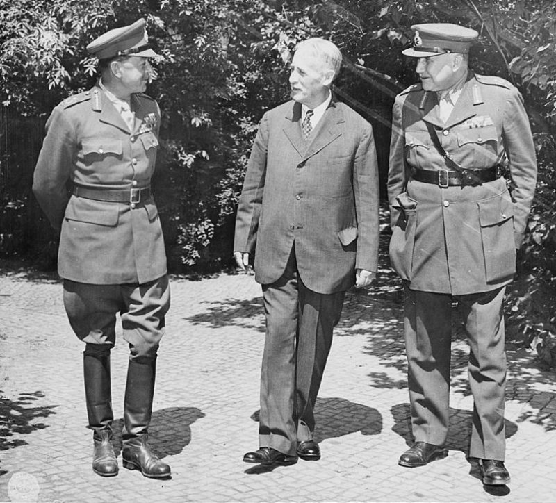 Фельдмаршал Гарольд Александр, военный министр Генри Стимсон и Генри Мейтленд Уилсон. 1945 г.