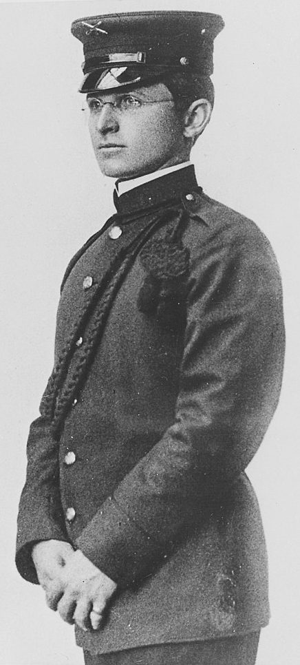 Трумэн в форме национальной гвардии штата Миссури.1912 г.