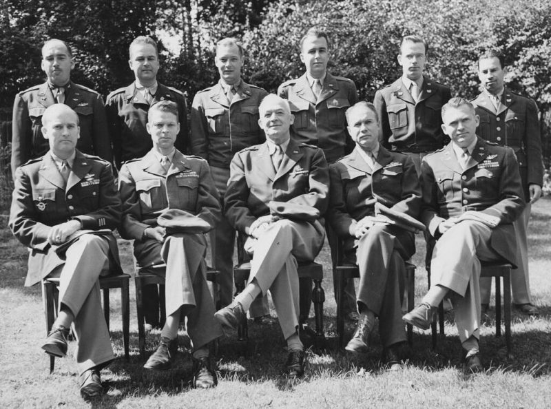 Генерал Генри «Хэп» Арнольд со своим штабом во время Потсдамской конференции. 1945 г.