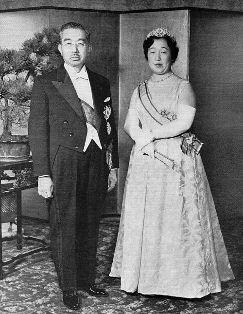 Император и императрица. 1956 г.