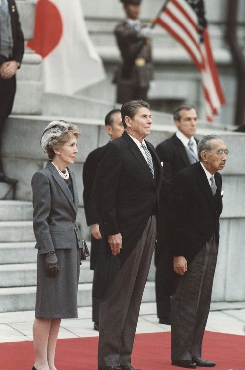 Президент США Рональд Рейган и император Японии Хирохито. 1983 г.