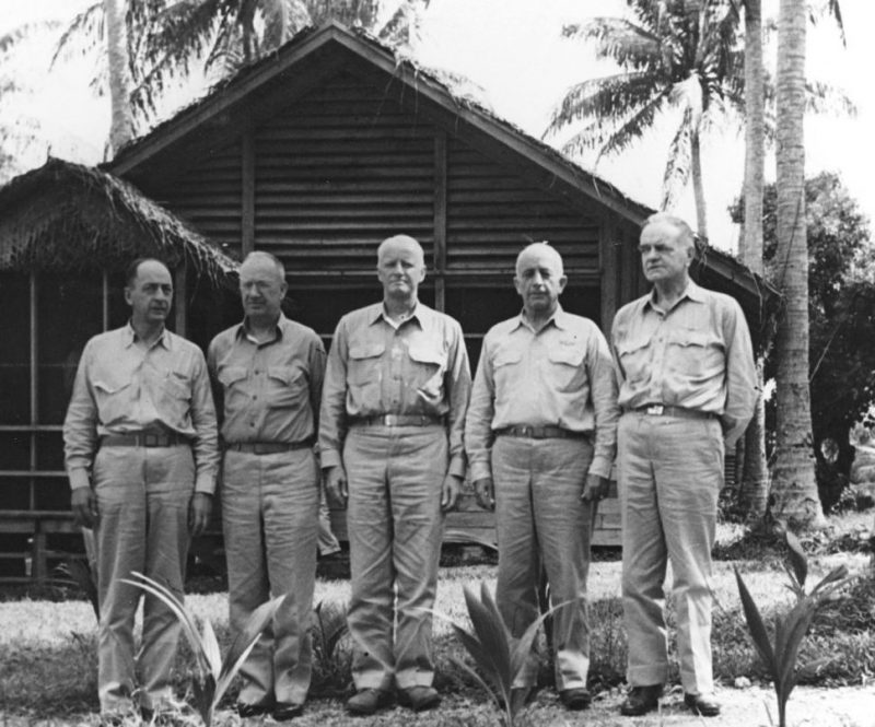 Адмирал Честер Нимиц с генералами на Эспириту-Санто. 1943 г.