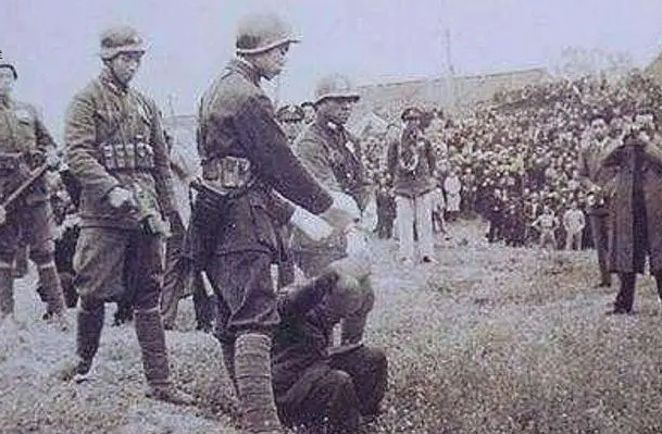 Казнь Тани Хисао у южных ворот Нанкина. 1930 г. 