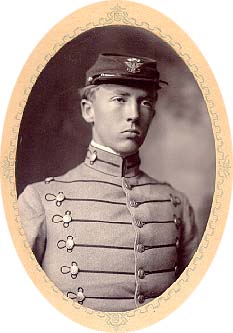 Паттон в Военном институте Вирджинии. 1907 г. 