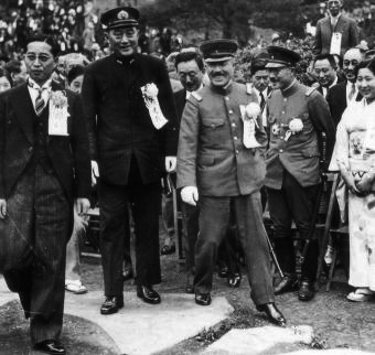 Военный министр Итагаки со своим заместителем министра Хидэки Тодзё (справа) и министром военно-морского флота Мицумаса Йонаи (слева) 1939 г. 