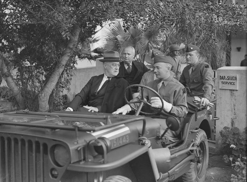 Джордж С. Паттон на конференции в Касабланке. 1943 г.