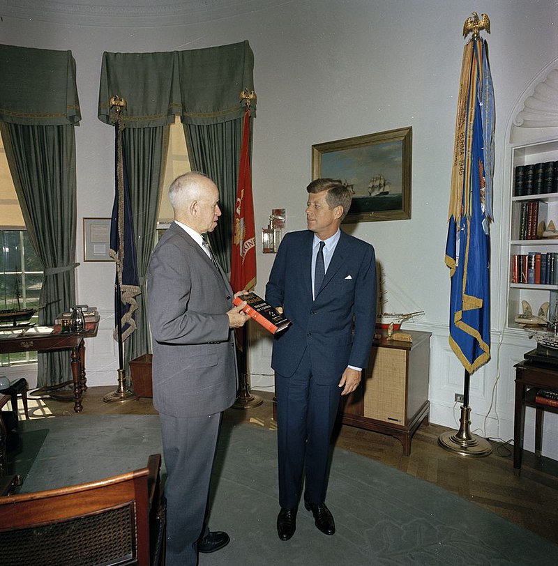 Президент Джон Ф. Кеннеди и генерал Омар Н. Брэдли.1963 г. 
