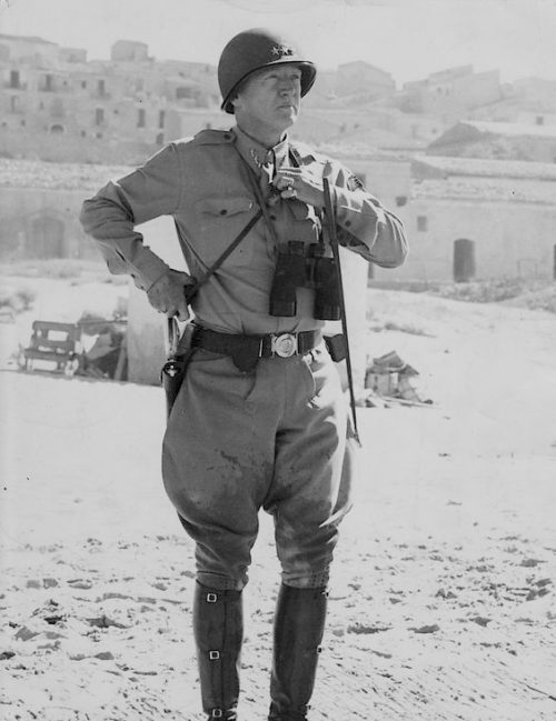 Генерал Джордж С. Паттон в Северной Африке. 1943 г.