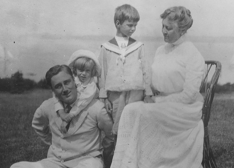 Элеонора Рузвельт, Эллиотт, Джеймс и Сара Делано в Кампобелло. 1913 г.