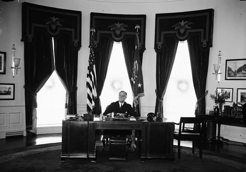 Франклин Д. Рузвельт в Овальном кабинете. 1934 г.
