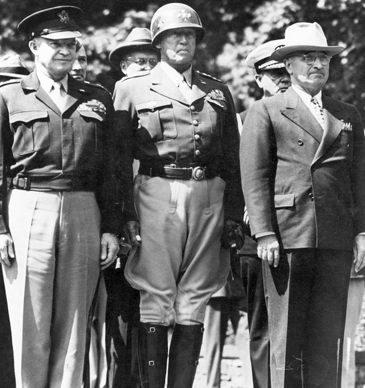 Дуайт Эйзенхауэр, Джордж Паттон и Гарри Трумэн. Берлин, 1945 г.