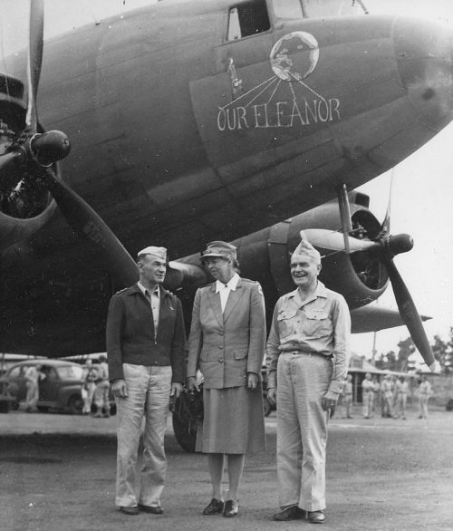 Элеонора Рузвельт, генерал Хармон и адмирал Хэлси в Новой Каледонии. 1943 г.