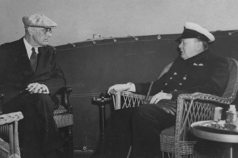 Рузвельт и Черчилль на Мальте. 1945 г.