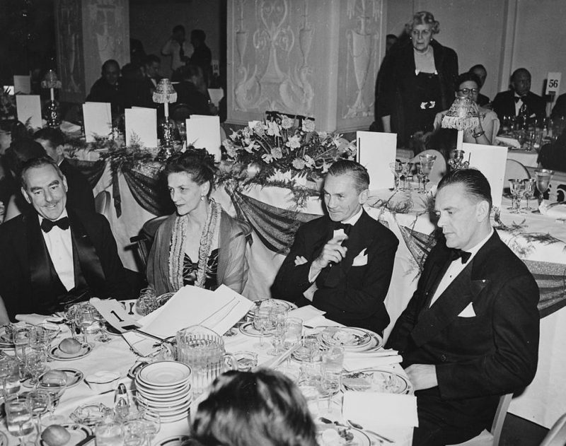 Джеймс Форрестол на ужине в честь президента Трумэна и вице-президента Альбена Баркли в отеле Mayflower. 1949 г.