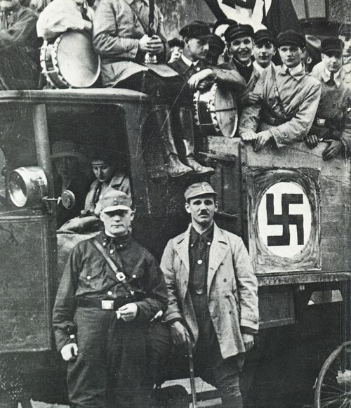 Коричневорубашечники, будущие члены СА. 1920 г.