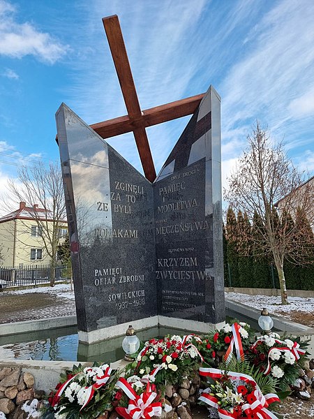 Памятник жертвам преступления в Соколах. Польша. 