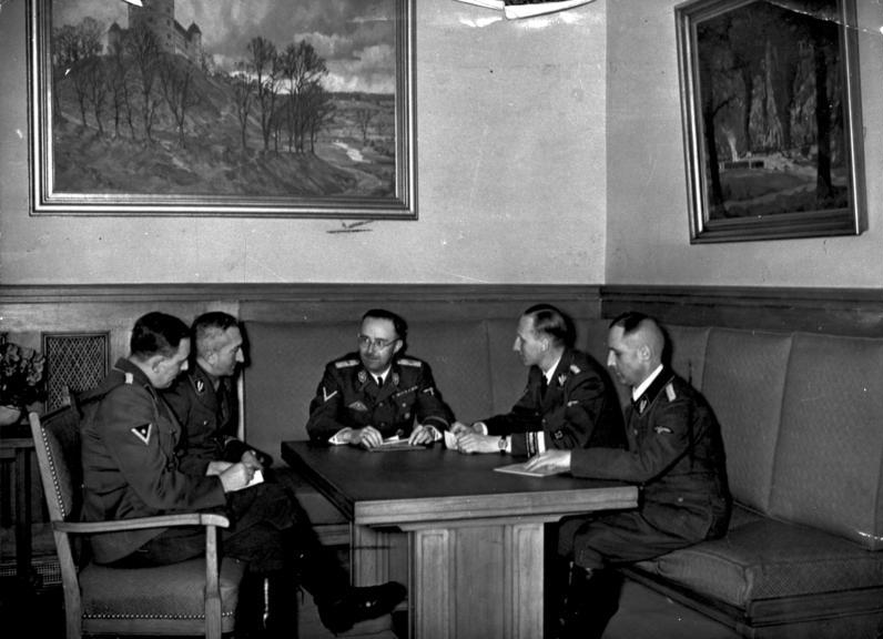 Руководство СС: Гиммлер, Мюллер, Гейдрих, Небе и Хубер. 1939 г.