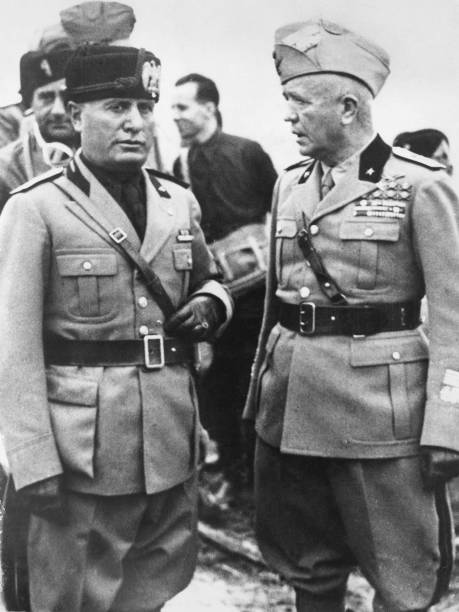 Бенито Муссолини и генерал Пьетро Бадольо. 1935 г.