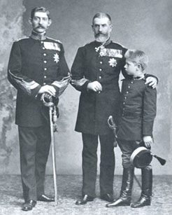 Румынские короли: Каролm I, Фердинанд I и Каролm II. 1900 г. 