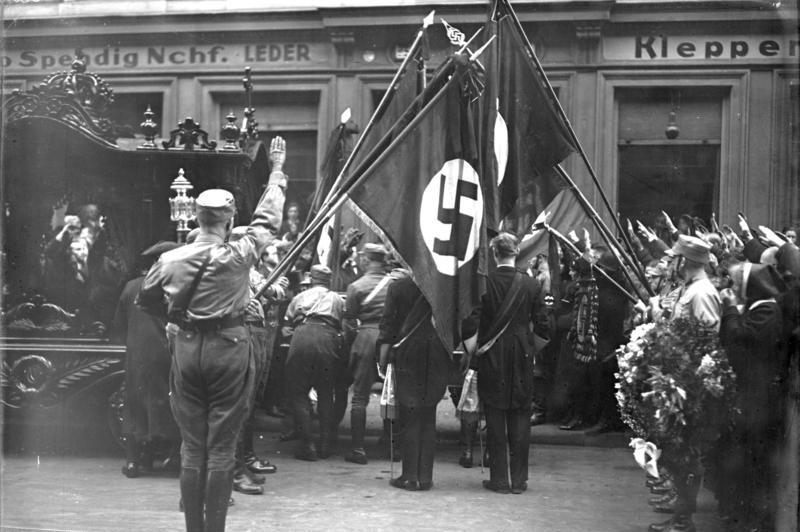 Торжественные похороны штурмовика СА Весселя в Берлине. 1930 г. 